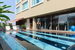 تور تایلند هتل نووتل سیلوم - آژانس مسافرتی و هواپیمایی آفتاب ساحل آبی